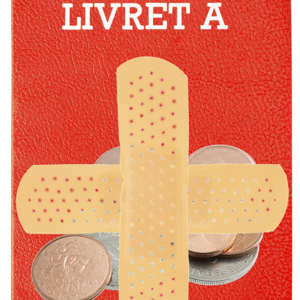 Carnet de Livret A avec un sparadrap